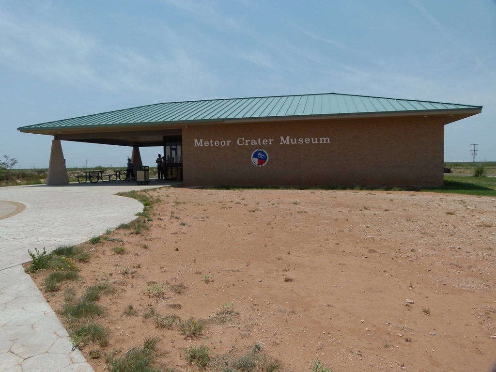 On the Road&ndash;Meteor Crater